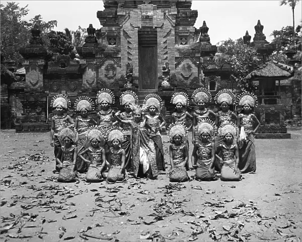 Balinese dancers