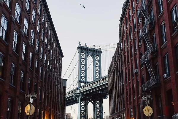 Manhattan Bridge seen from Dubmo, Brooklyn, New York City, NY, United States