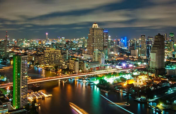 Night view of Chaophraya river with light