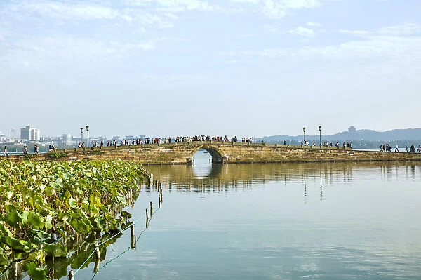 Scenic view of the Broken Bridges on the West Lake, Hangzhou