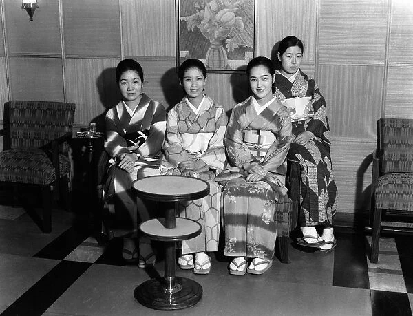 Women in kimonos