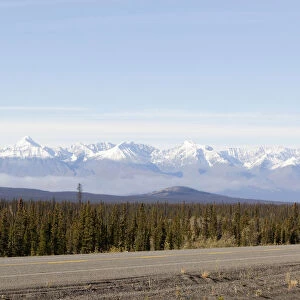 Alaska Highway, north of Whitehorse, St. Elias Mountains, Kluane National Park and Reserve behind, Yukon Territory, Canada