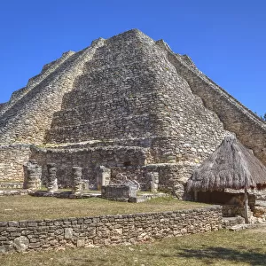 Castillo de Kukulcan, Mayapan Mayan archaeological site