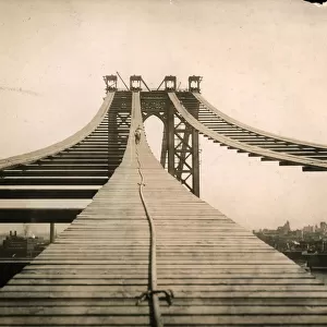 circa 1908: View of the Manhattan Bridge