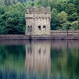 UK Travel Destinations Jigsaw Puzzle Collection: The Peak District’s Lake District 