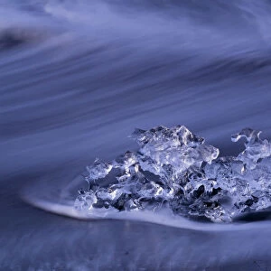 Ice formation in wave