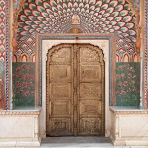 Visual Treasures Jigsaw Puzzle Collection: Alluring Doorways