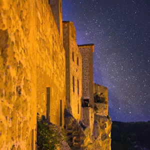 Travel Destinations Jigsaw Puzzle Collection: Medieval Fortress Town of Pitigliano