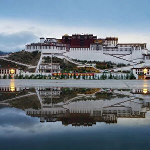 Iconic Buildings Around the World Framed Print Collection: Potala Palace, Lhasa, Southern Tibet