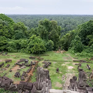View of rainforest from Phnom Bakheng