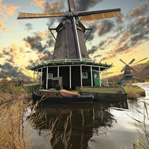 Architecture Jigsaw Puzzle Collection: Traditional Windmills