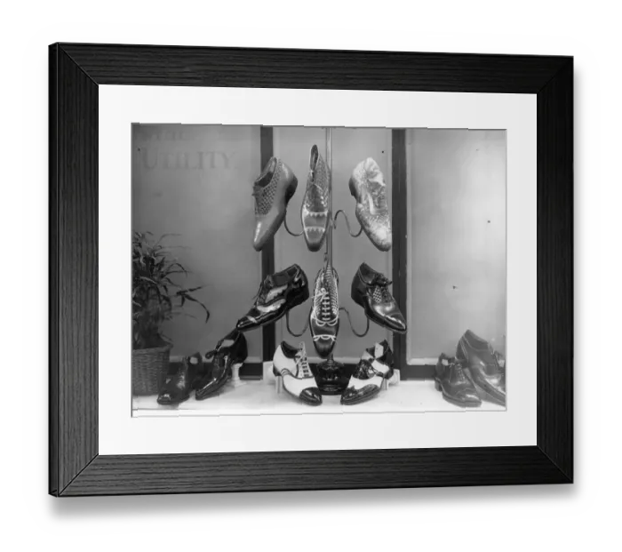 Framed Print : Shoe Show. 5th October 1925: A selection of mens shoes on sale at the International Shoe Framed Print : Shoe Show. 5th October 1925: A selection of mens shoes on sale at the International Shoe