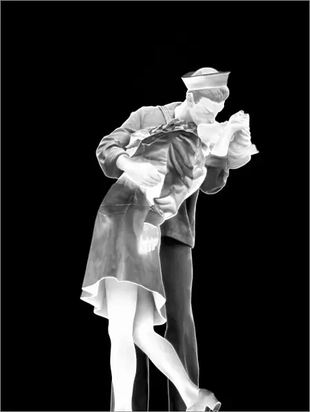 Public Statue of a Sailor Kissing a Nurse