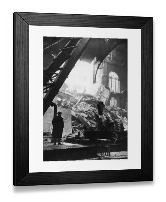 Framed Print : Blitz At Liverpool Street Framed Print : Blitz At Liverpool Street