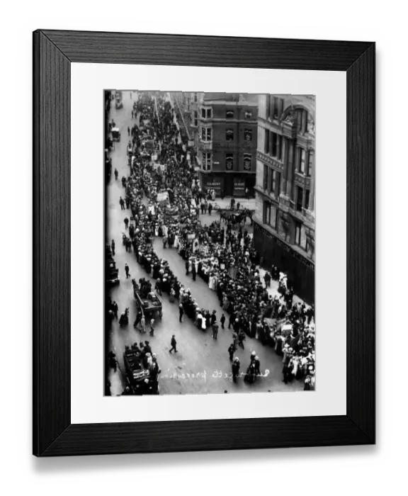 Framed Print : Suffragette Procession Through London, circa 1910 Framed Print : Suffragette Procession Through London, circa 1910