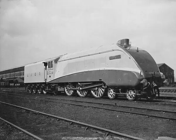 Silver Link Locomotive