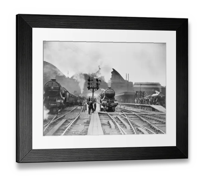 Framed Print : Gresley Pacific locomotives at Kings Cross station, London, circa 1926 Framed Print : Gresley Pacific locomotives at Kings Cross station, London, circa 1926