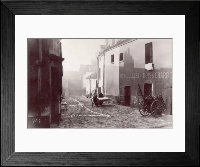 Framed Print : Montmartre Street Framed Print : Montmartre Street