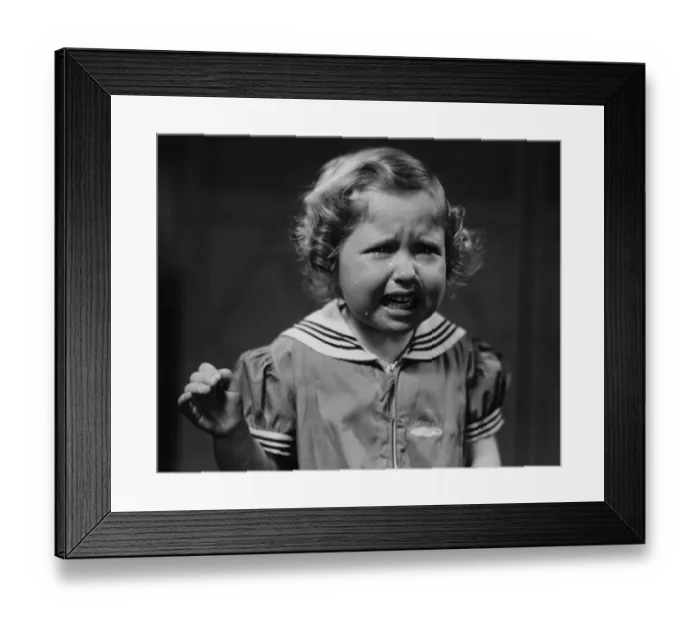 Framed Print : Girl (4-5) crying, (B&W) Framed Print : Girl (4-5) crying, (B&W)