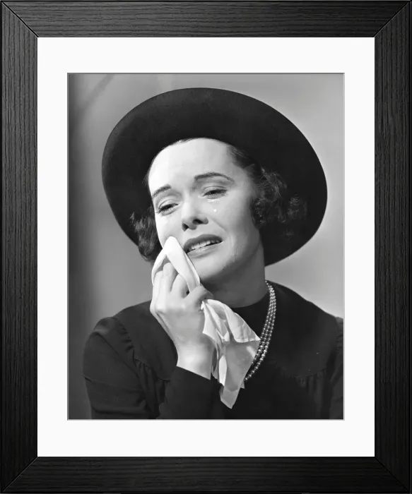 Framed Print : Woman mourning Framed Print : Woman mourning