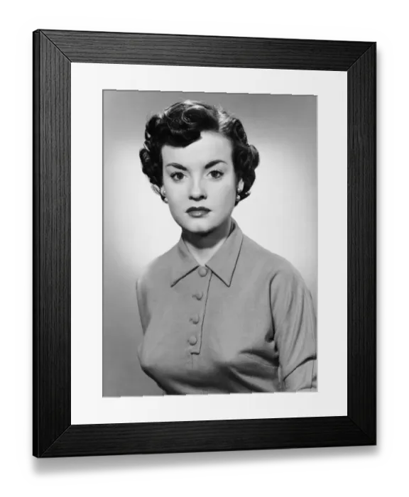 Framed Print : Portrait of woman Framed Print : Portrait of woman