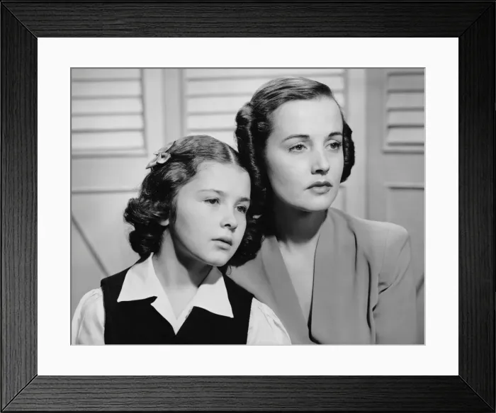Framed Print : Portrait of mother & daughter Framed Print : Portrait of mother & daughter