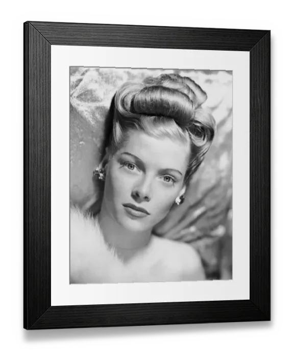Framed Print : Portrait of woman Framed Print : Portrait of woman