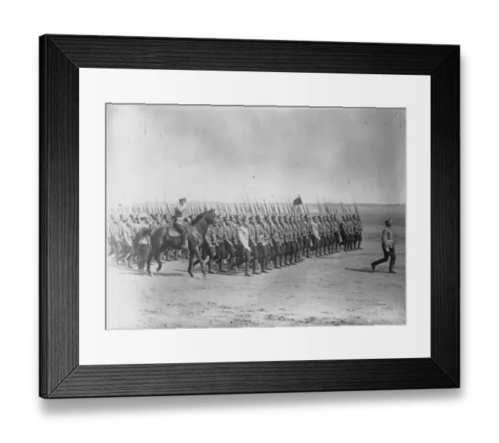 Framed Print : British Topical Press Agency (1903 - 1957) Framed Print : British Topical Press Agency (1903 - 1957)