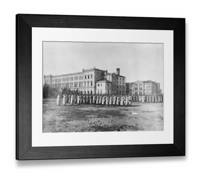 Framed Print : British Topical Press Agency (1903 - 1957) Framed Print : British Topical Press Agency (1903 - 1957)