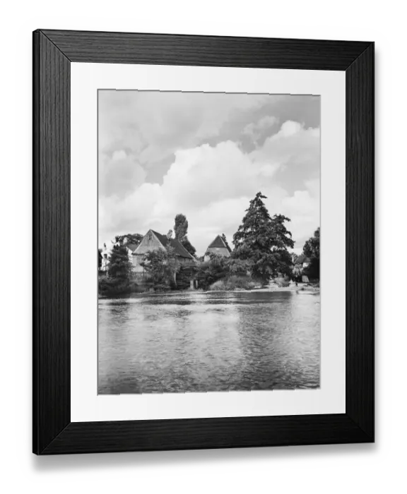 Framed Print : J1693071, diry 18757, outdoors, day, river, T / BRI / COBHAM / SURREY, background people Framed Print : J1693071, diry 18757, outdoors, day, river, T / BRI / COBHAM / SURREY, background people
