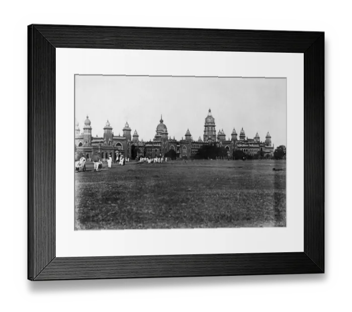 Framed Print : British Topical Press Agency (1903 - 1957) Framed Print : British Topical Press Agency (1903 - 1957)