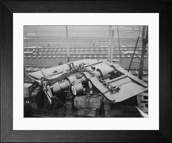 Framed Print : British Topical Press Agency (1903 - 1957) Framed Print : British Topical Press Agency (1903 - 1957)