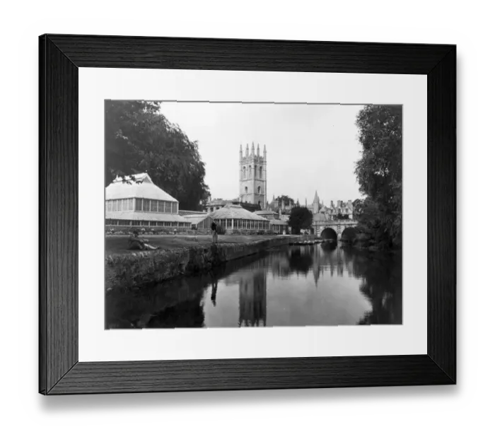 Framed Print : Oxford. circa 1930: A pleasant riverbank in the university town of Oxford Framed Print : Oxford. circa 1930: A pleasant riverbank in the university town of Oxford