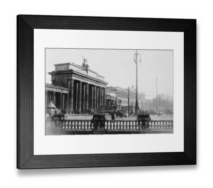 Framed Print : Brandenburg Gate Framed Print : Brandenburg Gate