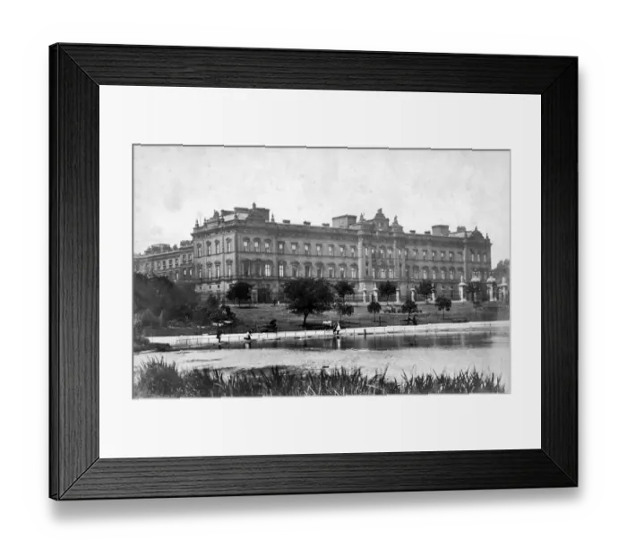 Framed Print : Buckingham Palace Framed Print : Buckingham Palace