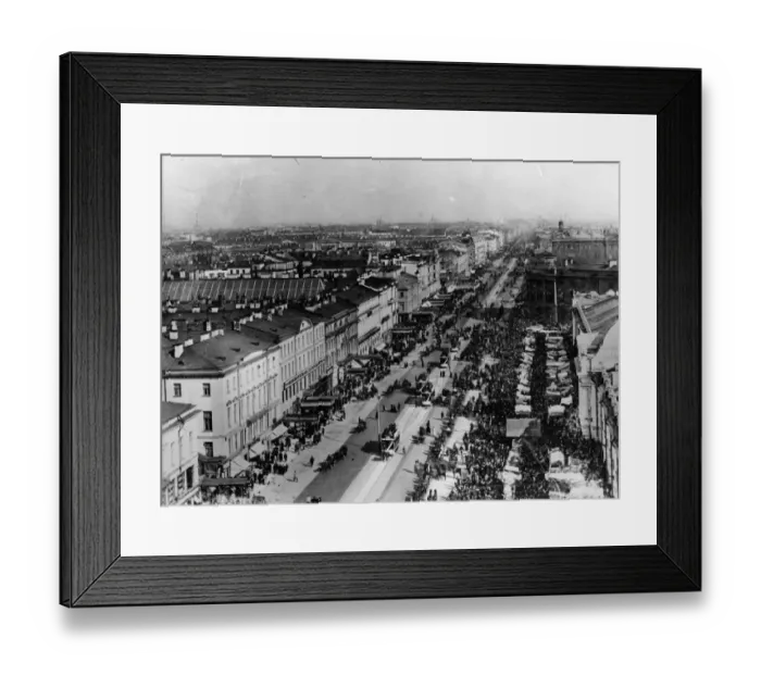 Framed Print : St Petersburg Square Framed Print : St Petersburg Square