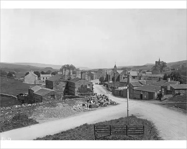 Hawes. Stone cottages of the little town of Hawes on the south bank of