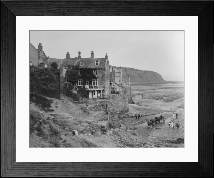 Framed Print : Robin Hoods Bay Framed Print : Robin Hoods Bay