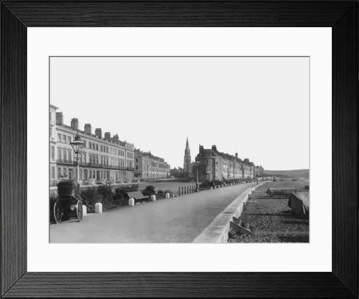Framed Print : Weymouth, Dorset, circa 1910. (Photo by Hulton Archive / Getty Images) Framed Print : Weymouth, Dorset, circa 1910. (Photo by Hulton Archive / Getty Images)