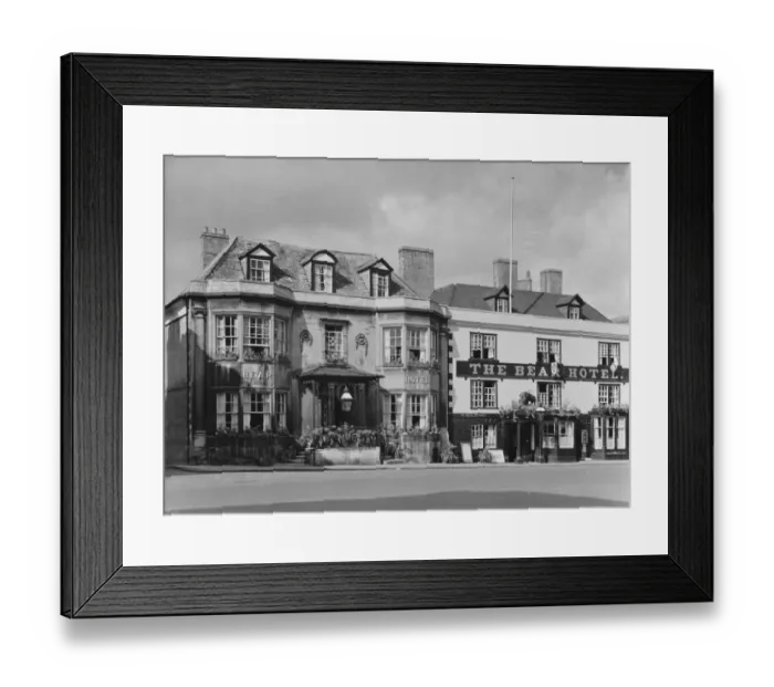 Framed Print : Devizes. The Bear Hotel in Devizes, Wiltshire, circa 1920 Framed Print : Devizes. The Bear Hotel in Devizes, Wiltshire, circa 1920