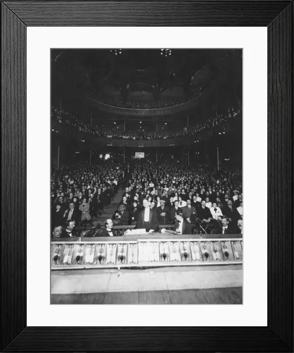 Framed Print : Expectant Audience Framed Print : Expectant Audience