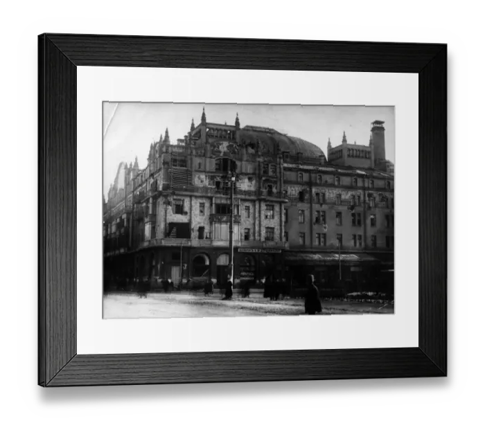 Framed Print : Hotel Metropole Framed Print : Hotel Metropole