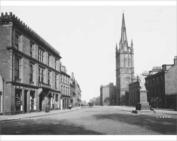 Montrose, Angus, Scotland, circa 1895. (Photo by London Stereoscopic Company / Hulton