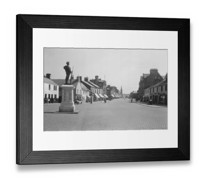 Framed Print : Annan. War memorial and High Street, Annan, Scotland, circa 1910 Framed Print : Annan. War memorial and High Street, Annan, Scotland, circa 1910