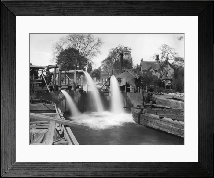 Framed Print : Pump Locks Framed Print : Pump Locks