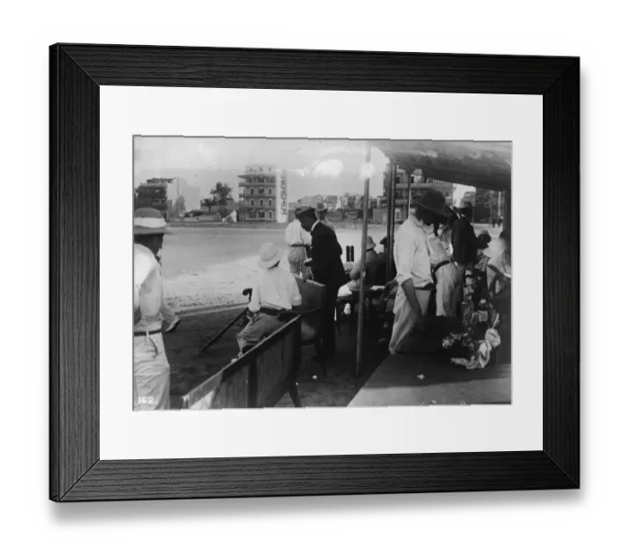 Framed Print : Colonials. circa 1890: British colonials wearing pith helmets in East Africa Framed Print : Colonials. circa 1890: British colonials wearing pith helmets in East Africa