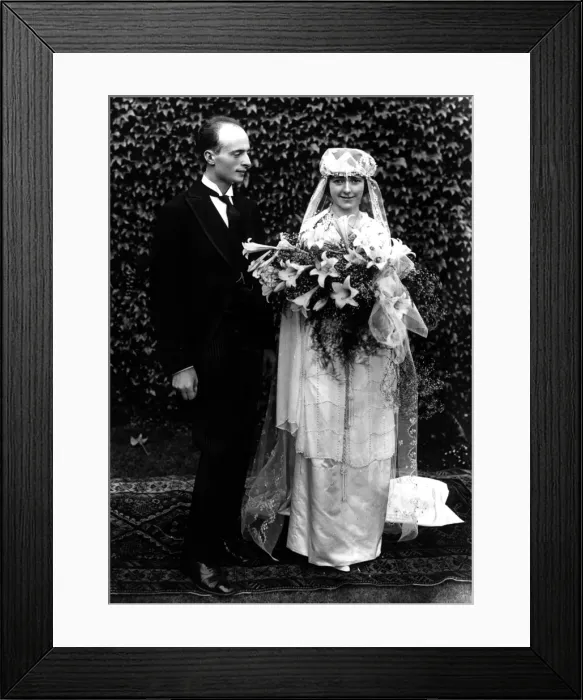 Framed Print : Bride And Groom Framed Print : Bride And Groom