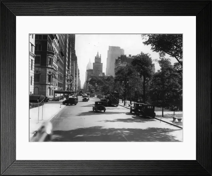 Framed Print : Fifth Avenue