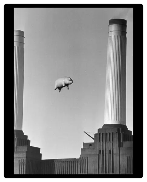 Pink Floyds Inflatable Pig Battersea Power Station