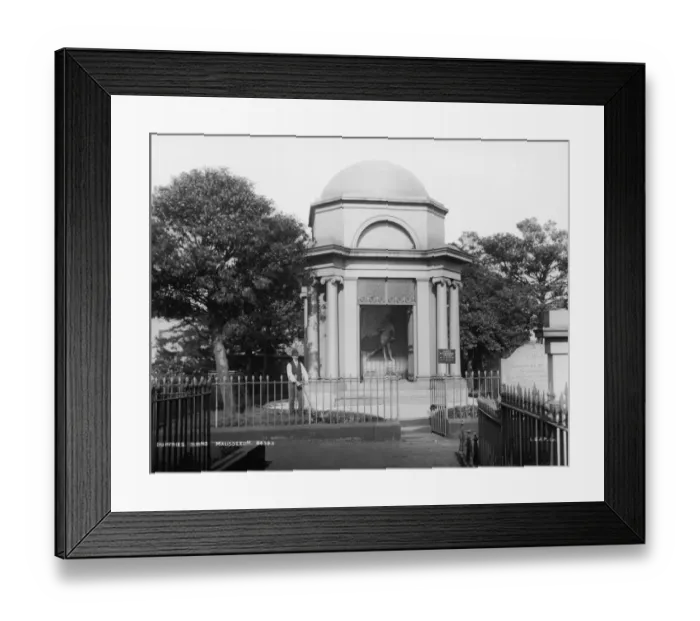 Framed Print : Burns Mausoleum Framed Print : Burns Mausoleum
